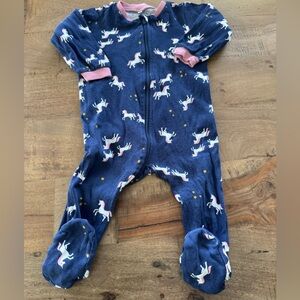 Pekkle Unicorn Print Kids One Piece Pajama footies size 9 months